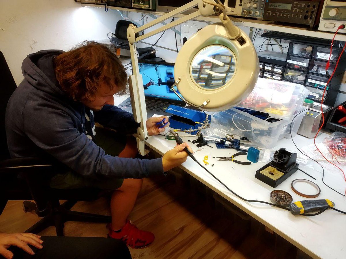 Czym są Nighthacki? To czas w każdy piątek od godziny 18:00, kiedy jesteśmy otwarci, za darmo i dla wszystkich. Masz ochotę nas poznać, pomajsterkować lub nawet dołączyć, to jest najlepszy do tego moment.
Nie zapomnij dać nam znać, że będziesz: meetup.com/HackerspaceKra…
Zapraszamy!