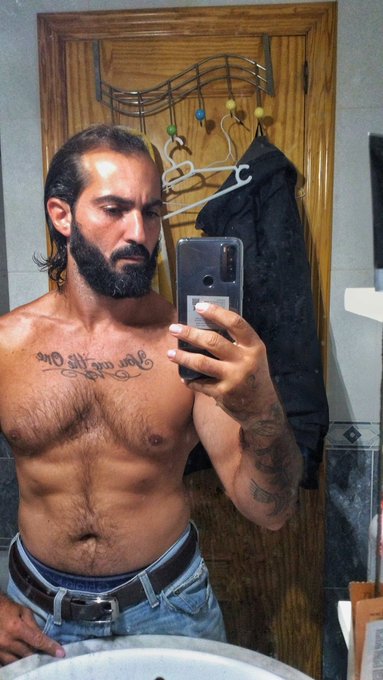 No me queda mal la barba corta no? https://t.co/HMsfKmd3rZ<a href="/tag/treesome"class="tags"><span>#treesome</span></a><a href="/tag/porn"class="tags"><span>#porn</span></a><a href="/tag/vr"class="tags"><span>#vr</span></a>