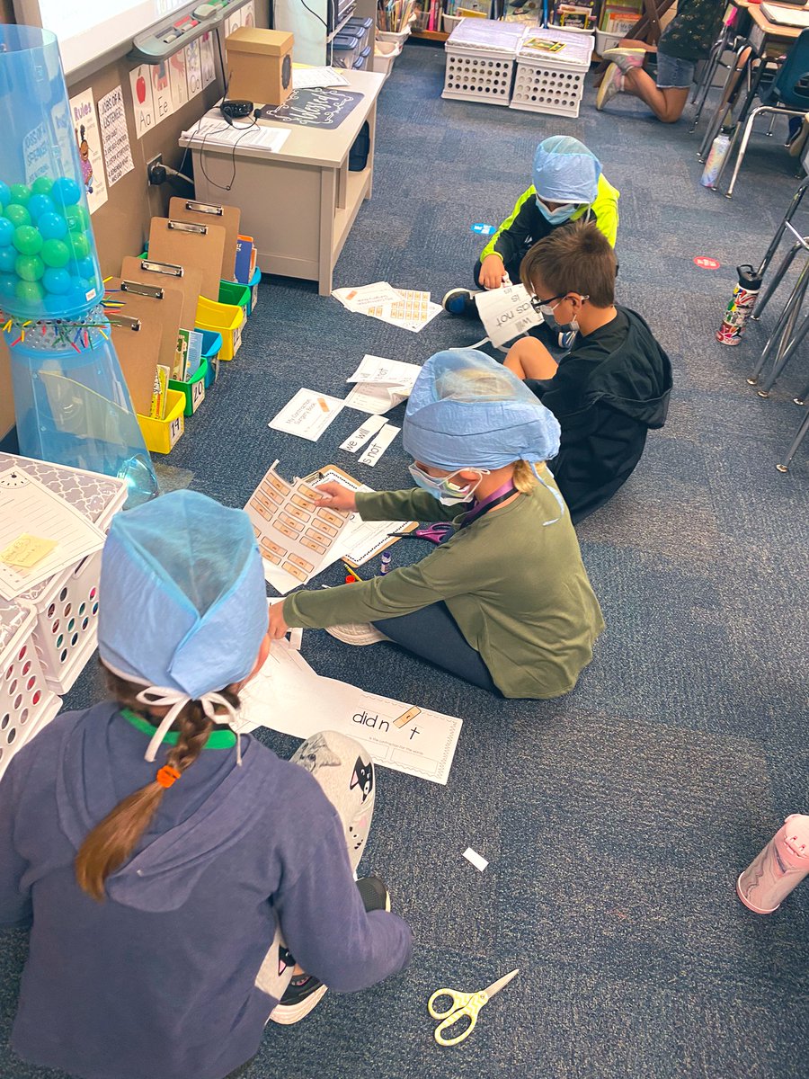 awlsmo's tweet photo. “Doctoring”up in Daily 5 rotations to practice with text features.  #reallifefun https://t.co/0gBagtFiiI
