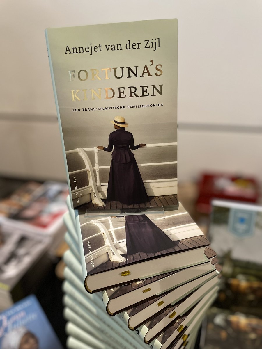 ensanne's tweet photo. Boekpresentatie van het nieuwste boek  van Annejet van der Zijl. De historie van een transatlantische familiegeschiedenis in #Westland @TheaterDeNaald @biebwestland https://t.co/qNwzlnXkLi