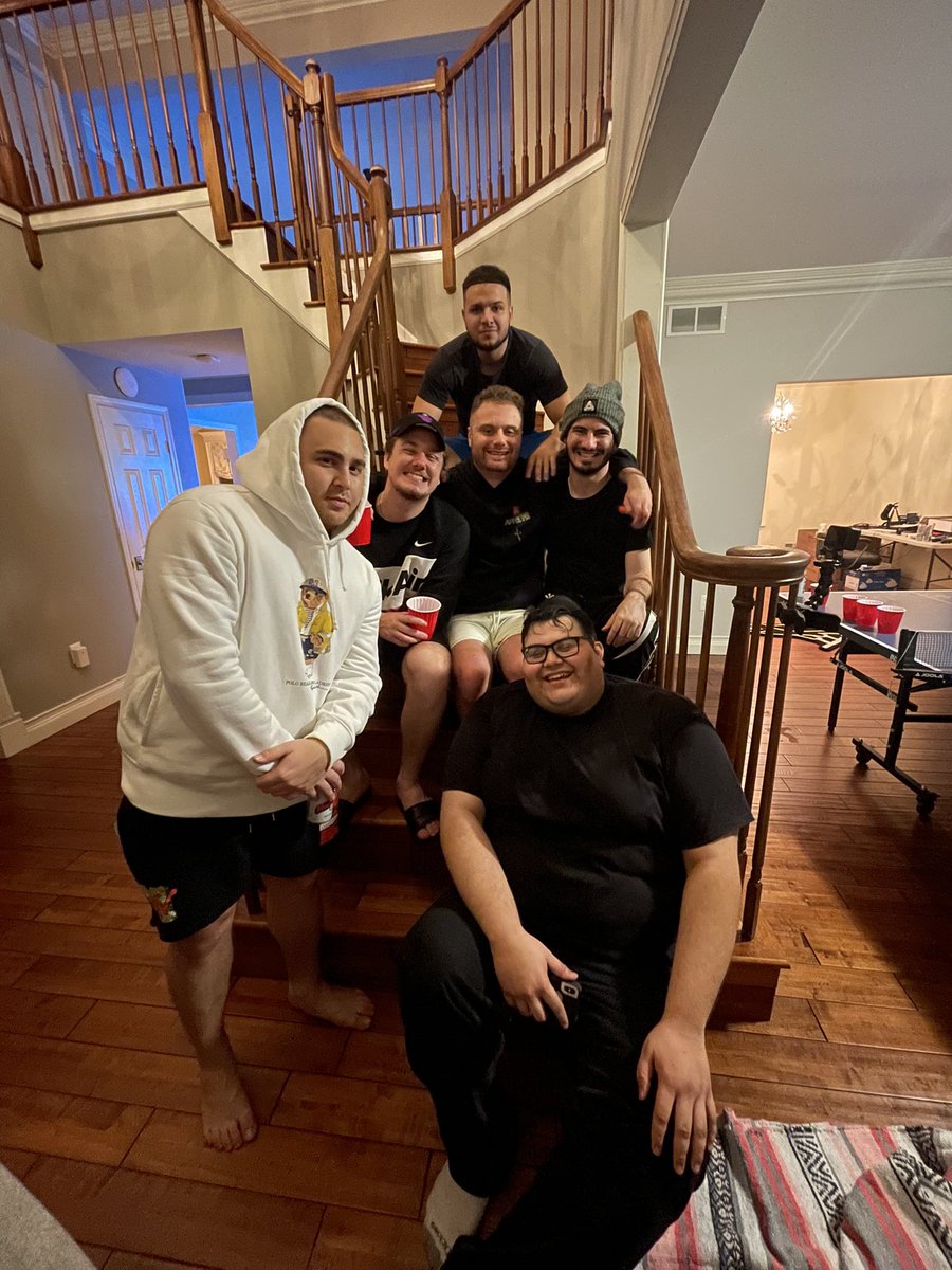 MarkyNextDoor tweet media