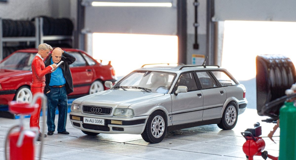 Audi service bill reaction faithfully recreated in 1:43.