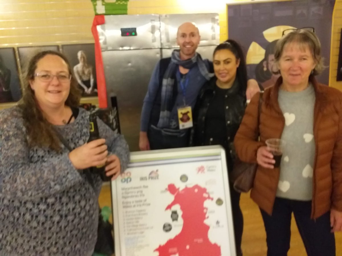BurdGwenda's tweet photo. Enjoyable evening at the Iris Festival tonight@coop.co.uk
@TracyTrouble79 @GrahamCraven1 https://t.co/ZgMXXT40hg