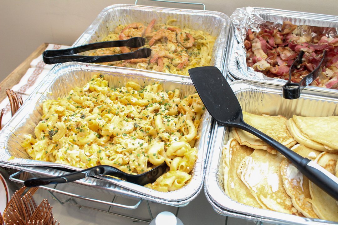 3SSOLUTIONSLLC's tweet photo. Take your favorite caterer! 🥘 

 #3ssolutions #events #eventplanner #decor #celebrate https://t.co/HXPo6J473G
