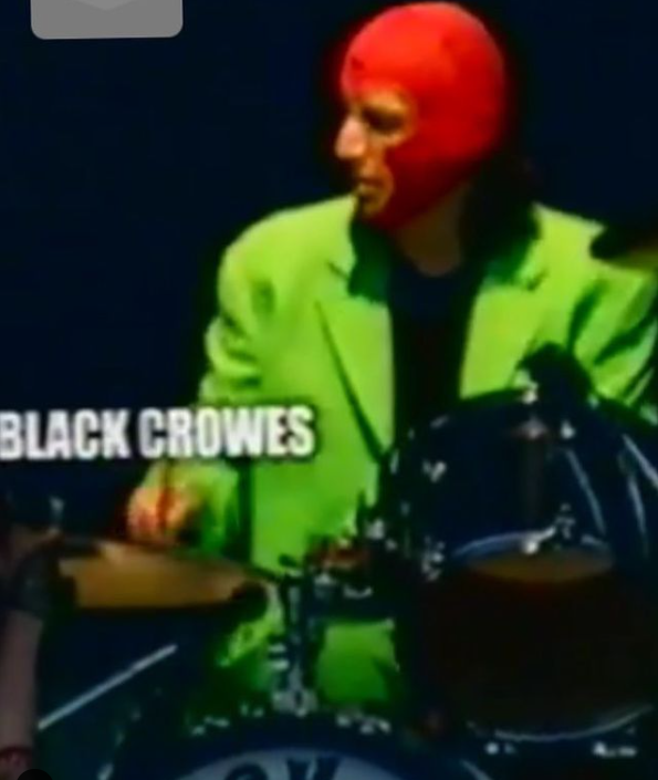 gormanrocks's tweet image. #tbt 1999 Fuji Rock Festival - Look, all I can say is that it made sense at the time. 
#fujirock #safetymask #securitymask #wardoffevilspirits #sake #beer #whateverittakes