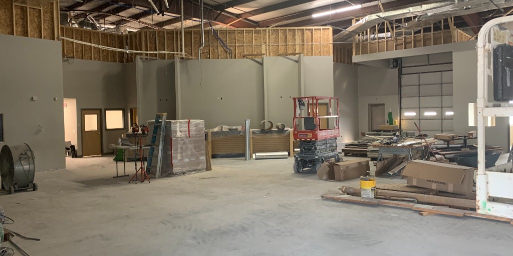 AHWLLC's tweet photo. 🚧 #NewAHWClinton Update 🚧
More progress is being made in Clinton. Exterior siding is going on the new Service area! The showroom offices have been drywalled and painted! #GettingCloserEveryday

#AHWLLC #ConstructionUpdate https://t.co/dKx3Y9pUs2