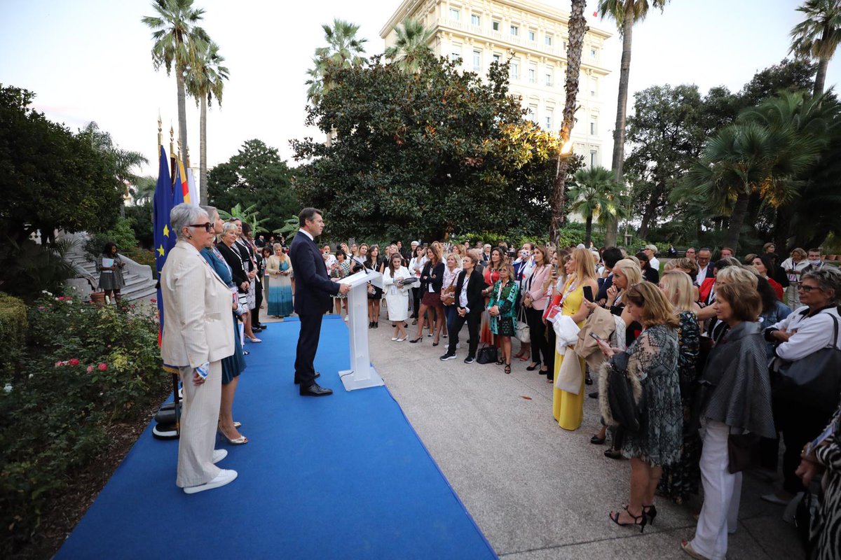 Ce soir à la Villa Massena avec mon adjointe <a href="/MatyDioufNice/">Maty Diouf</a> à l’occasion du gala du 23ème Congrès National des Femmes Chefs d’Entreprise ! Vous toutes, Mesdames, contribuez avec brio au rayonnement de la France partout dans le monde.
