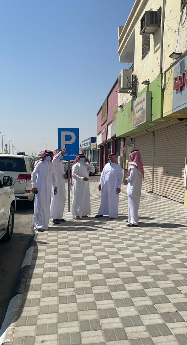 MajlessNairiyah's tweet photo. قامت اللجنه المشتركه من قبل المجلس البلدي والبلدية لمعالجة التشوه البصري وتحسين المشهد الحضري والتي اقرها المجلس البلدي مؤخراً بجولة على شارع الملك عبدالعزيز والصناعية الداخلية وكذلك عدد من المواقع المختلفه بالمحافظة
كما افاد رئيس المجلس البلدي الاستاذ مبارك السهلي بأن هذه اللجنه https://t.co/gQbdyUN2PT