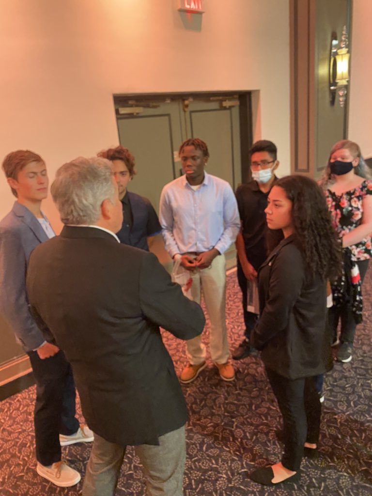 shellmybel84's tweet photo. Thank you @dougmeehan for moderating the panel on Pivoting and Innovating in Manufacturing and providing words of wisdom for our students. Great event! https://t.co/aYoNozobM7