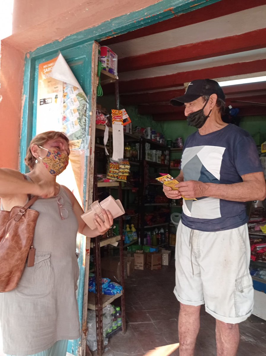 CiraNovara's tweet photo. Mientras cerramos la campaña, recordamos las charlas que tuvimos con familias trabajadoras, con vendedores ambulantes, con yuyeros, con despenseros, con cada trabajador/a que nos confirmaron la esperanza de llevar a nuestra clase a la Junta Municipal. https://t.co/WVVAIexPI8