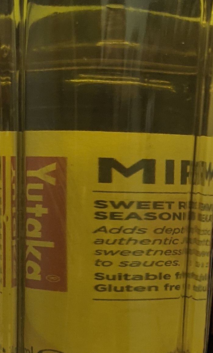 BarryWShapiro's tweet photo. I happened to place the shopping thusly and it made me 

a) Look up the refractive index of olive oil
b) Wonder whether dunking my glasses in olive oil would help https://t.co/iHoFAoGHc3