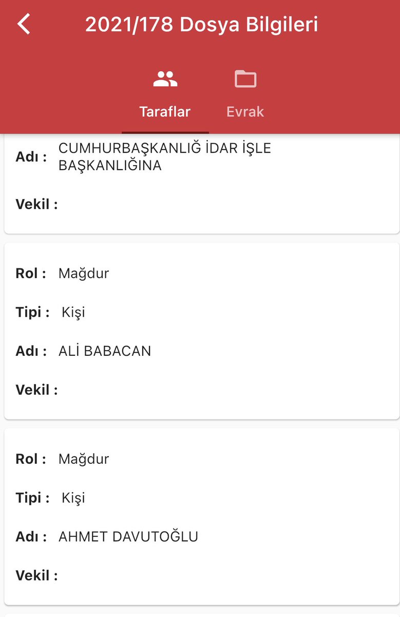 Yarın çarşı davası ve çarşı davasıyla birleşen taksim dayanışmasının davası var. Davanın mağdurları arasında <a href="/alibabacan/">Ali Babacan</a> ve <a href="/Ahmet_Davutoglu/">Ahmet Davutoğlu</a> da var. Gelsinler. Niye mağdur olduklarını anlatsınlar ya da mağdur da değiliz şikayetçi de değiliz desinler.