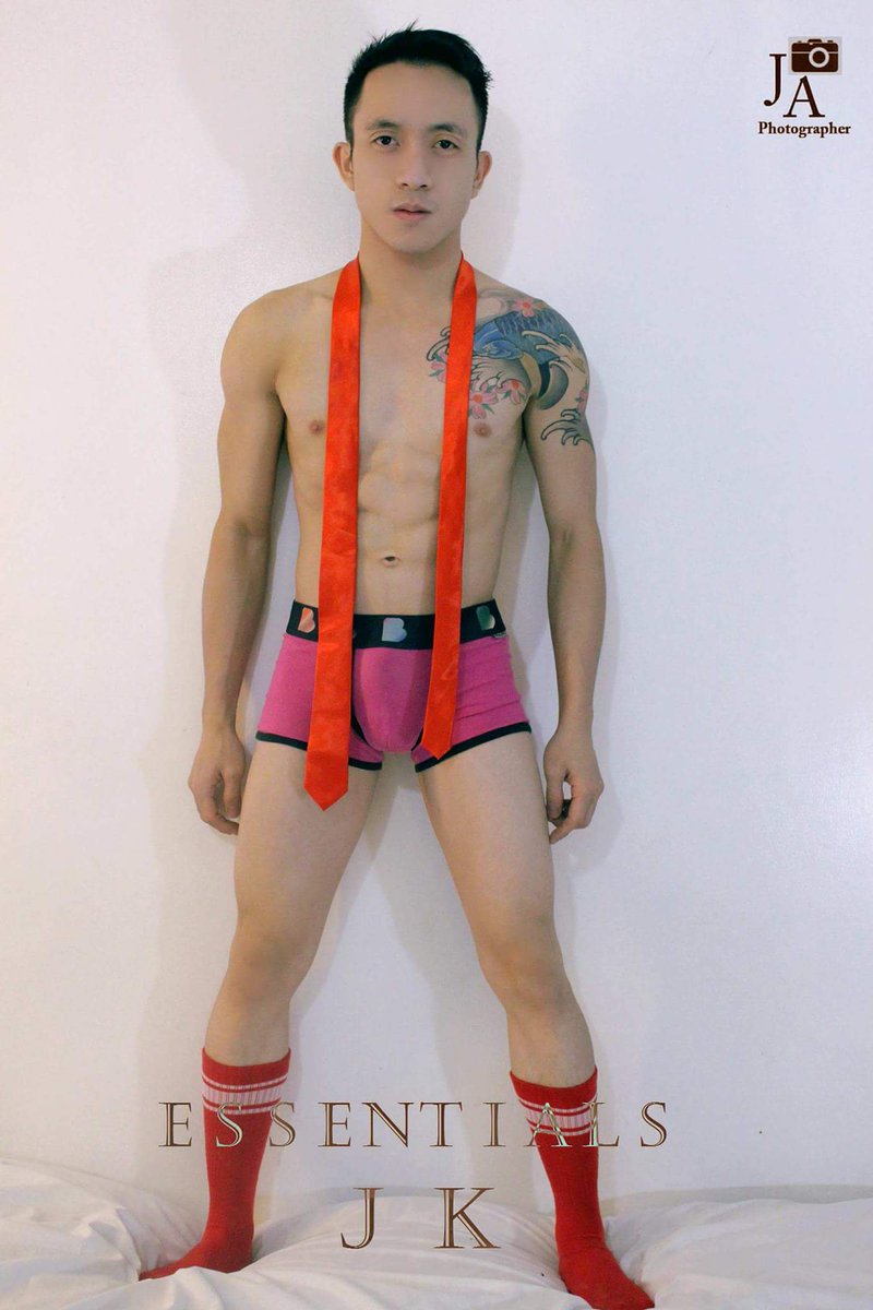 chinito102991's tweet photo. ESSENTIALS!!! LR!!
B-umoblowjob na
B- urat na
M- akatas at Malaki.
#smallbutterrible #pinoysexy #pinoyinbrief #tattoed #sexy #sexipinoy https://t.co/PhUJUujK1e