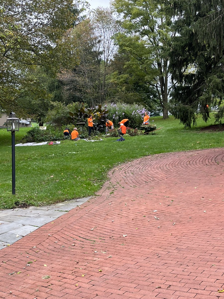 #DayOfCaring2021 received volunteers from <a href="/PennStateWLAX/">Penn State Women’s Lacrosse</a> and <a href="/PennStateSB/">Penn State Softball</a>. “Today’s going terrific. People are rolling up sleeves, digging in, and getting a lot done,” said Centre County Historical Society executive director Mary Sorensen. #comm260