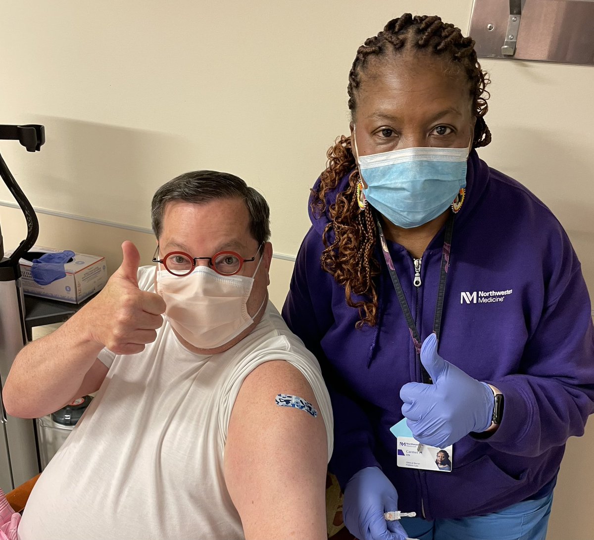 MichaelGIsonMD's tweet photo. #FluShotSelfie - I got mine!  Protected against flu AND COVID-19!  Ready for the winter! https://t.co/dOVy8csH4q