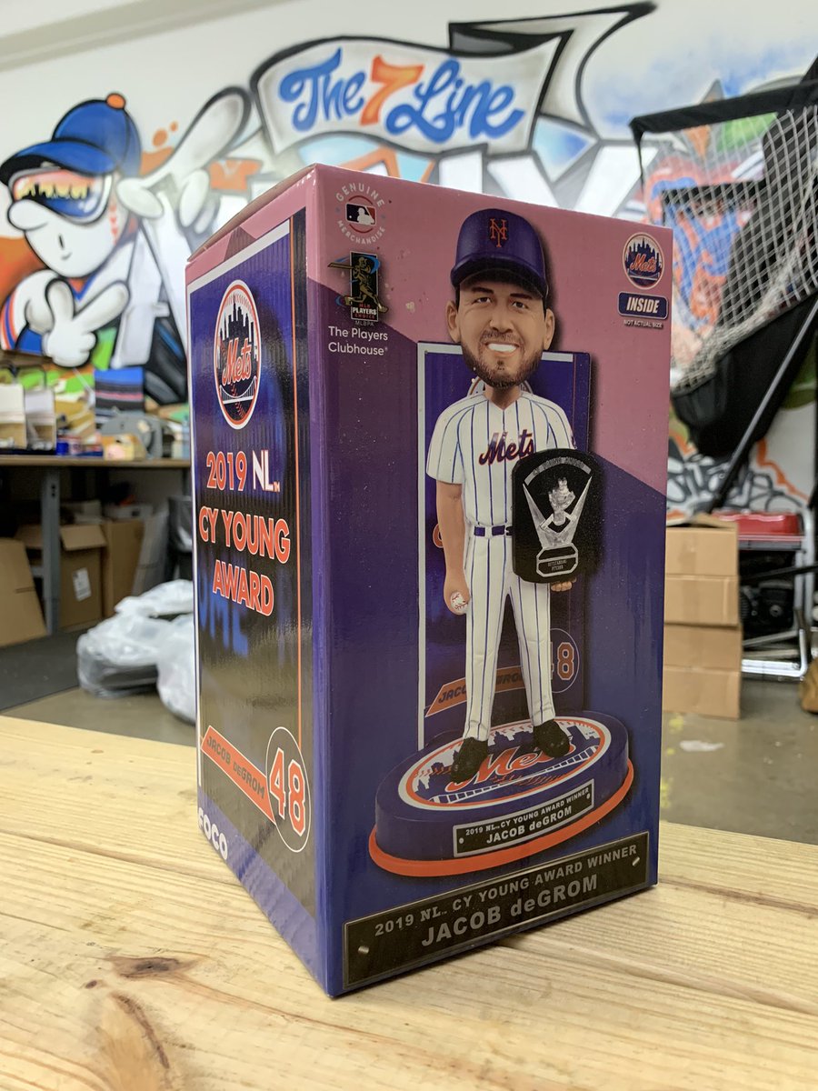 🚨GIVEAWAY TIME!🚨 RT this AND make sure you’re following both us, and <a href="/FOCOusa/">FOCO</a>. Can’t win unless you do. New in the box Jacob DeGrom 2019 Cy Young award bobblehead! We’ll pick a winner at random. Good luck.