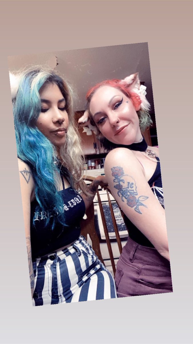 Cryptic_Stoner's tweet photo. #spookyseason #222 #halloween #photoshoot #besties ❤️‍🔥🧡 https://t.co/5Q9xWE2Aey