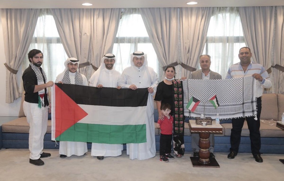 _alibrahim__'s tweet photo. إستقبل أعضاء جمعية المحامين الكويتية اليوم النائب في المجلس التشريعي الفلسطيني / جهاد أبو زنيد و المفوض الدولي رئيس اللجنة الكشفية العربية الفرعية لتنمية المجتمع و الشراك��ت صخر أمين في إطار الجهود المشتركة لدعم القضية الفلسطينية . https://t.co/5c3OmMrjkL