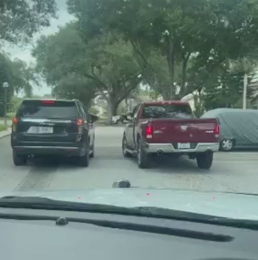 JLRINVESTIGATES's tweet photo. FBI in Chevy Tahoe escourted Christopher Laundrie home today from Myakkahatchee Creek Environmental Park.
Tahoe / plates with Laundrie's Red Truck today is the same Tahoe / plates seen in the Laundrie driveway Sept. 30th when FBI visited the home.Home.
#GabbyPetito #BrianLaundrie https://t.co/16xBYg7Hgw