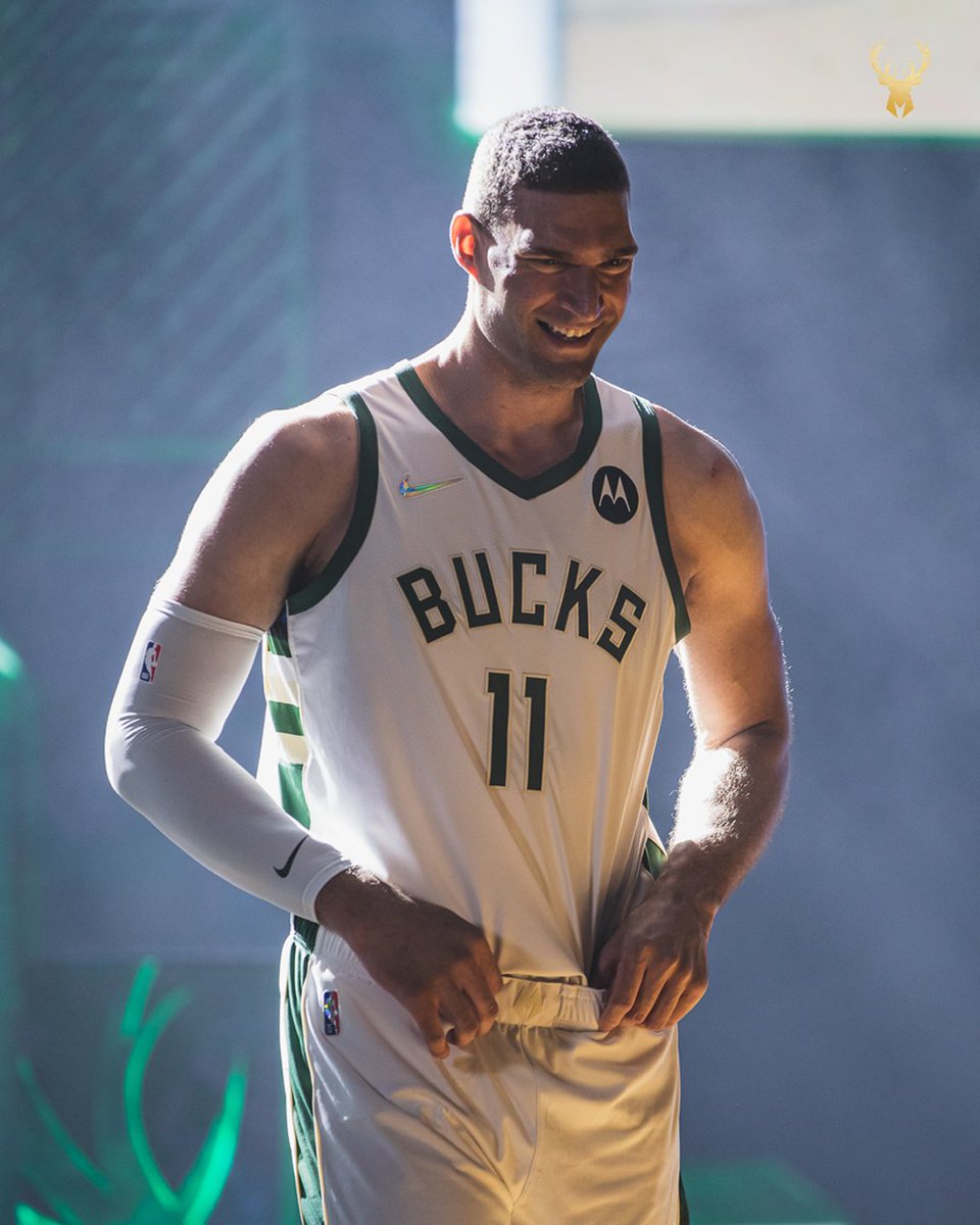 Bucks's tweet photo. Behind the scenes Bucks. 📸 https://t.co/P3sM6IaItH