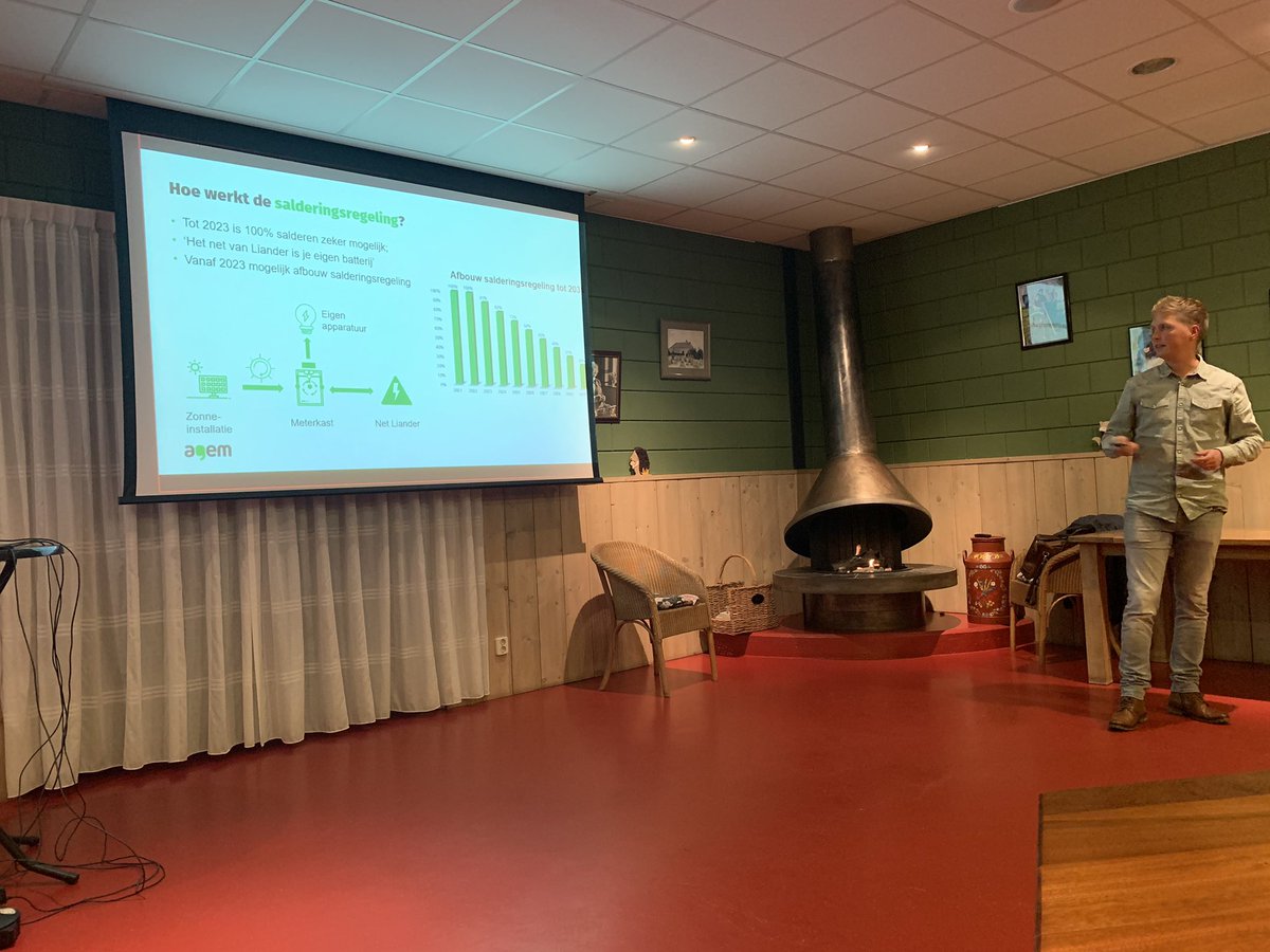 Vanavond aanwezig bij de informatieavond zonnige bedrijvendaken voor agrariërs door @AgemAchterhoek. Ze bieden namens de gemeente een gratis quickscan aan voor de mogelijkheden van zon op dak #zonopdak #energietransitie #berkelland