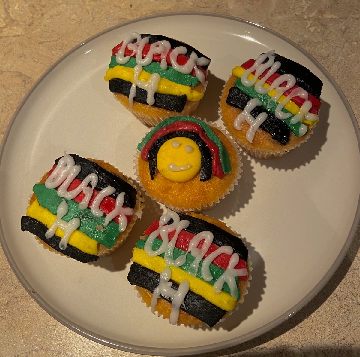 FHS_EAT's tweet photo. Miss Moffat showcasing her skills and getting involved in this years House Baking Competition 🍰🎂 Black History Month Edition 🇿🇦. Go Emerald 💚💚 @FHSBristol @bristolmum @BristolEdu @bishmatters https://t.co/1dFJrrFbgV