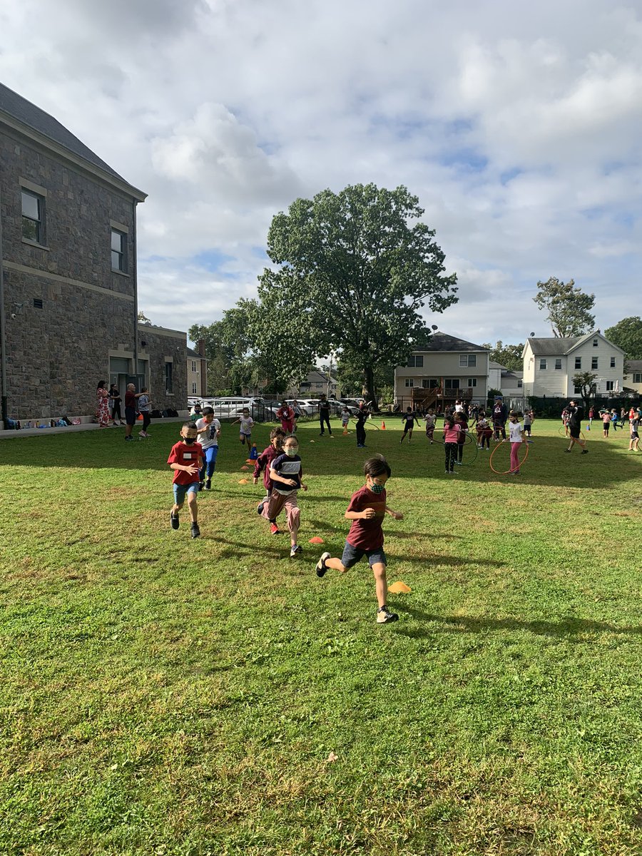 Shout out to <a href="/DGonzalezAAD/">Danny Gonzalez</a> and the rest of the Parsons staff for a wonderful Wellness Day. Great connection with our varsity athletes and the youth. #sustainedsuccess 
<a href="/HarrisonHusky/">Harrison High School</a>