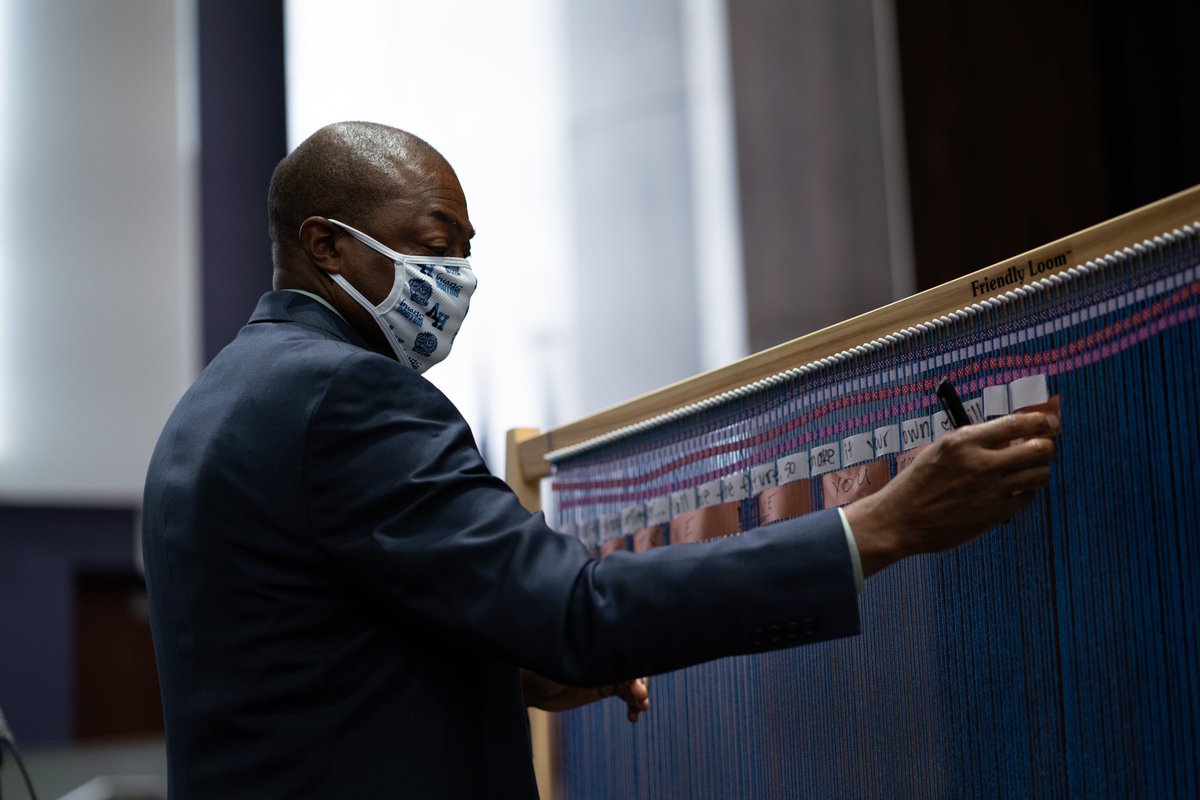 StlEdFund's tweet photo. Over fifty guests joined us yesterday for an exclusive event at @CentralVPA. We enjoyed performances from @SLPS_INFO students, toured calming spaces in the building, and wove messages of hope and strength into a loom for the students of Bryan Hill Elementary. https://t.co/urwTvUDYlQ