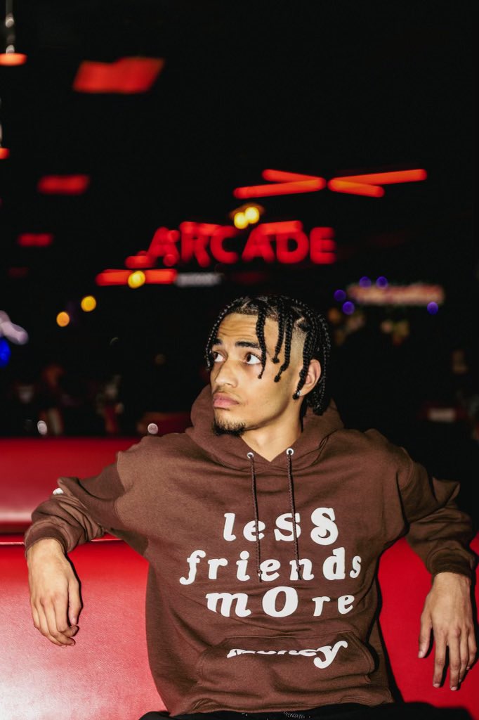 gl33rious's tweet image. the game is to be sold not told