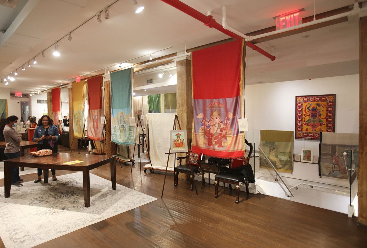 IndiainNewYork's tweet photo. Thank you Indo-American Arts Council & Baldota foundation for celebrating #MahatmaGandhi's Birth Anniversary in a special & innovative way. The exhibition 'Santati' displayed Raja Ravi Varma’s #paintings woven on #khadi sarees by brilliant #weavers of #India.
#AmritMahotsav https://t.co/FfSNuzs5kK