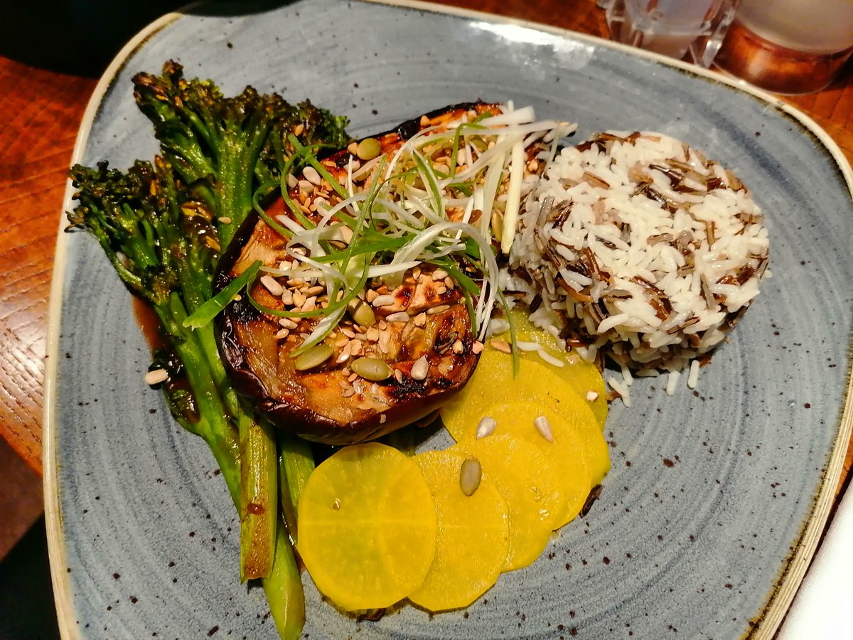 Healthy, tasty and vegetarian 😋 😋

🥦 And 🍆 teriyaki, with pickled Japabies relish and black &amp; white rice

BOOK ONLINE
thechequersmatchinggreen.co.uk