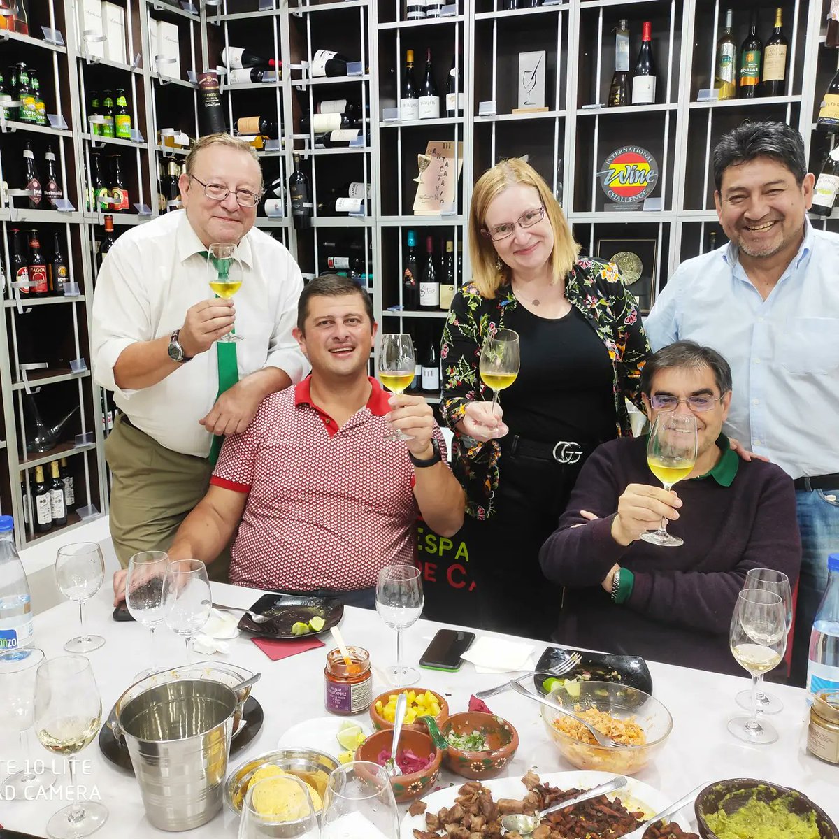 Inolvidable cena armonizada con selección de 12 excelentes vinos obsequiados por el gran Juancho Asenjo l Gayner Alfaro Sommelier  Carmen Garrobo Martinez Carlos Antonio Gomez Ruiz Arturo Hurtado y Maru Schekaiban catering OLIVA LIMA  #EscuelaEspañoladeCata 🍷🍷🍷🇨🇷🇮🇹🇵🇪🇪🇸🍾🍾🍾