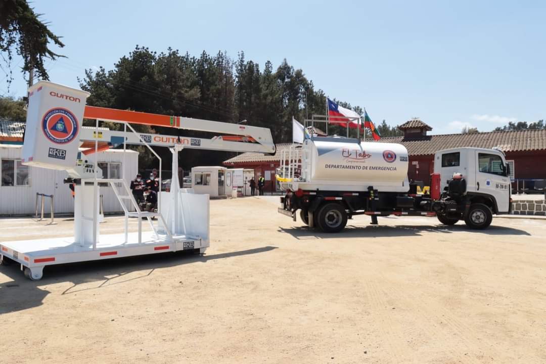 ElTaboinforma's tweet photo. La Municipalidad de El Tabo adquiere un moderno camión multipropósito para el equipo de Emergencias. Sin duda será de gran utilidad para la comuna y vecinos. #eltabo #lascruces #eltabito #litoraldelospoetas #sancarlos #playasblancas #lascruces https://t.co/nN57v8RqTV