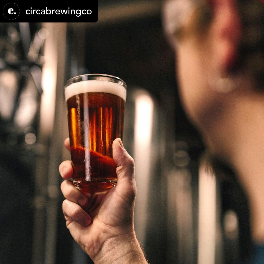 SimpleBeerCo's tweet image. Our collab with @circabrewingco gets released tomorrow! HARVEST MOON rye pale ale is the change of seasons in a glass. Stop by Circa anytime Friday or throughout October until this limited batch runs out!