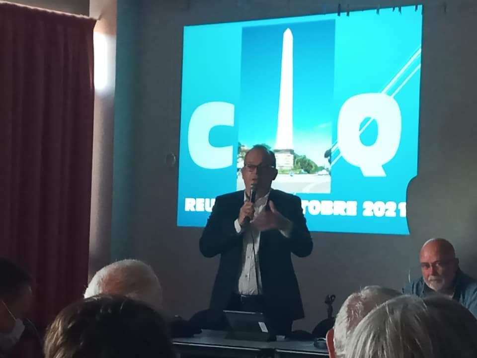HtdeMazargues's tweet photo. Ce soir au CIQ de Mazargues devant une centaine d'habitants pour présenter les enjeux du #boulevardurbainsud jusqu'au chemin du Roy d'Espagne. #Marseille #transports #velo #BHSN https://t.co/jI2FBexNlV