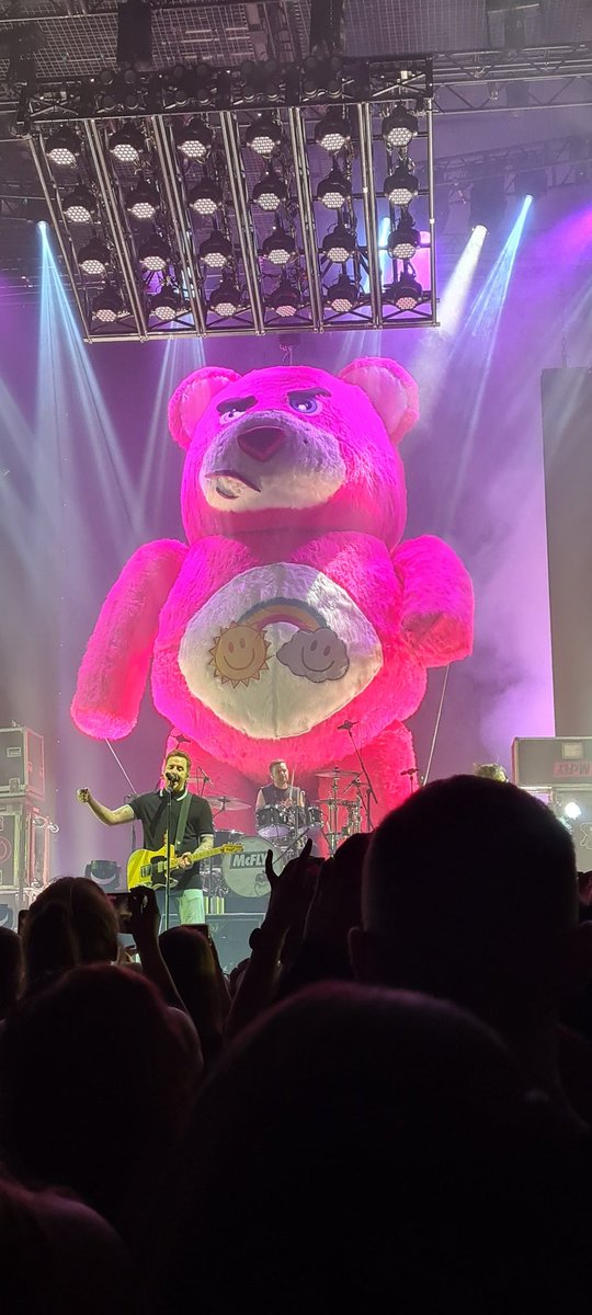 Peachy_Dean's tweet photo. No thoughts, just McFly. https://t.co/DQOlYCaMO2