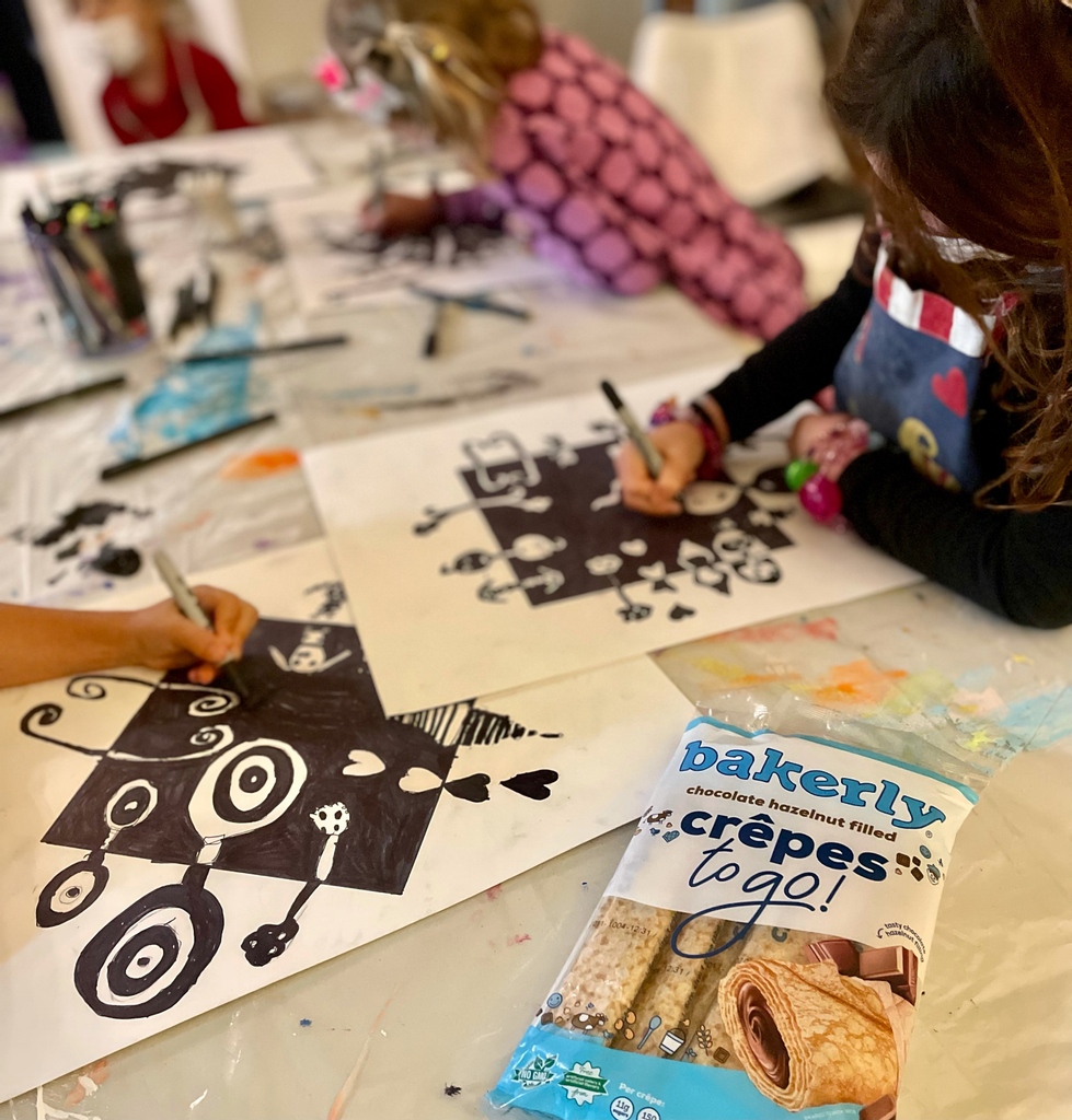 🎨 snacks that inspire! the talented future generation of artists of Les Petits Artistes à Miami show off their creative skills with a side of delicious crêpes to-go! bon appétit 😊

#bakerly #art #crepes #kidart  #artist #chocolate #studentwork #chocolatecrepes