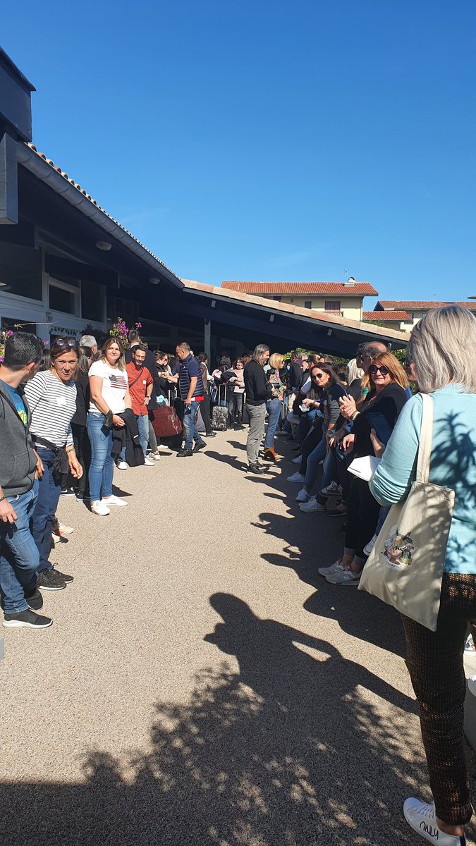 #séminaire #20ans <a href="/senioriales/">Senioriales</a> à #seignosse dans un cadre magnifique, accueillis avec une ola par les #collaborateurs et des petits 🎁, nous avons passé une super après-midi de #teambuilding dans la douceur et sous le soleil landais.🤗🤩