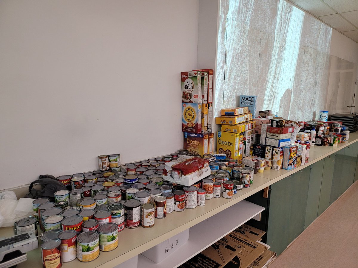 Up to the challenge!   9-03 with over $1000 worth of food and cash donations so far with one extended weekend left.   So thankful for the generosity of the St. Matthew Community. #admirethetiger <a href="/CapoOttawa/">Philip Capobianco</a> <a href="/StMatthewOCSB/">St. Matthew High School</a>
