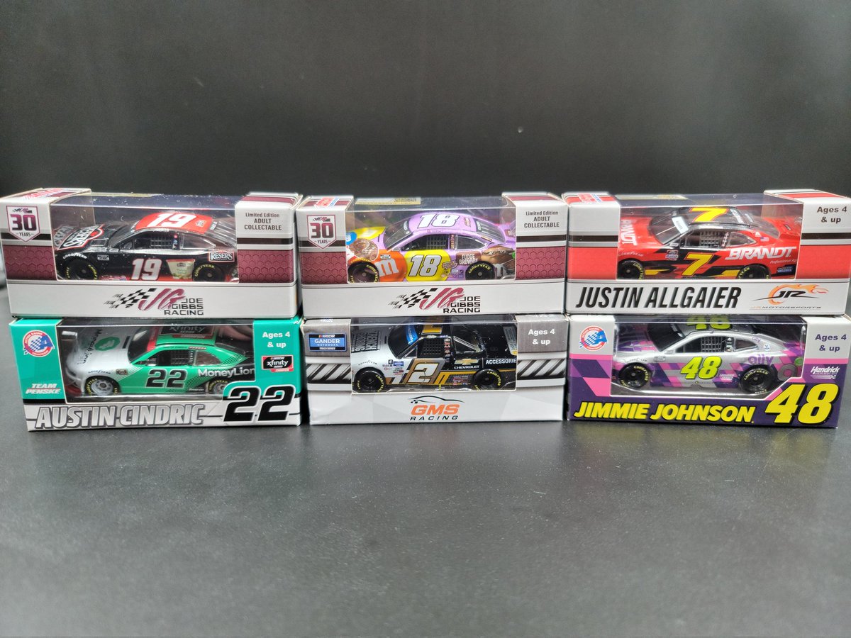 jasonastrain69's tweet image. New 2020 &amp;amp; 2021 1:64 adds thanks to @diecast_b 

Martin Truex 2021 Reser&apos;s 
Kyle Busch 2021 M&amp;amp;M&apos;s Fudge Brownie 
Justin Allgaier 2021 Brandt 
Jimmie Johnson Ally #ONEFINALTIME Race Version 
Sheldon Creed 2020 Phoenix Win
Austin Cindric 2020 XFS Champion 🏆