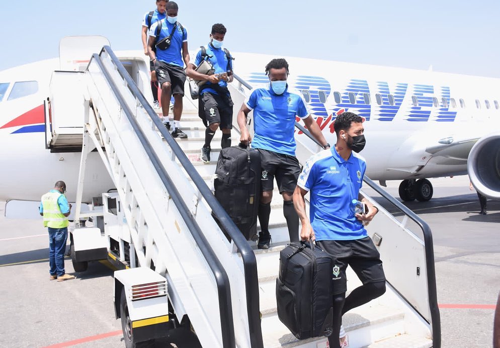 Stadium_ga's tweet photo. 📸 Images | L'arrivée des #Panthères du #Gabon à Luanda. L'équipe Nationale Gabonaise a foulée le sol angolais en début d'après-midi ce jeudi.
#Stadium_ga #ANGGAB #GABANG /📸 Fégafoot https://t.co/OaDXiONEIn