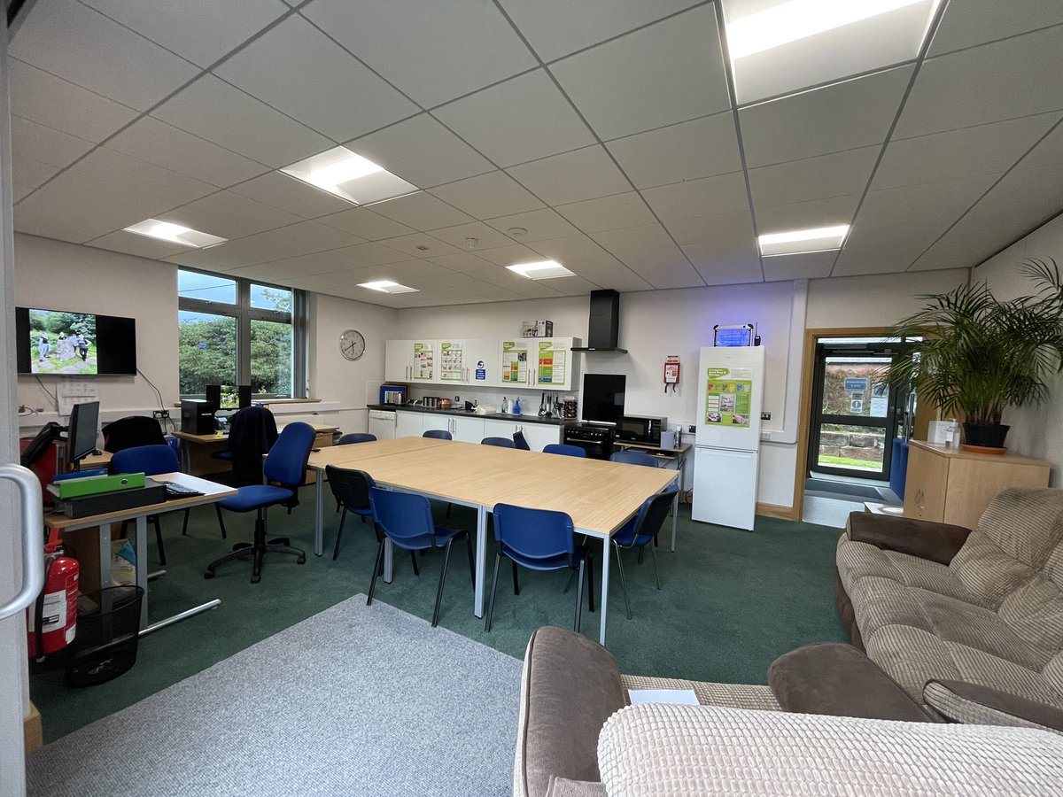 Huge Thanks to all those prospective students and parents for visiting Derwen@Walford tonight and the Team for answering questions and the tours #aspiration #newsteps <a href="/liam_derwen/">@liam_derwenwalford</a> @Dan_Derwen @likeasheep11 <a href="/AmyS_Derwen/">Amy Snow</a> 👍👏👏👏👏