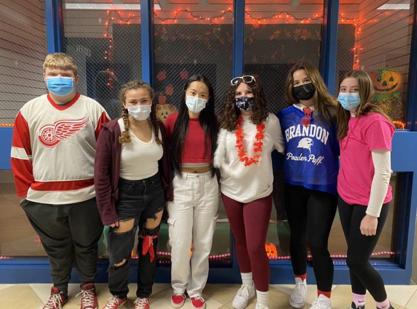 brandonlinkcrew's tweet photo. red and white day❤️🤍 tomorrow is brandon blue LETS FINISH STRONG!! #BHSCrew https://t.co/R9qsp788ED