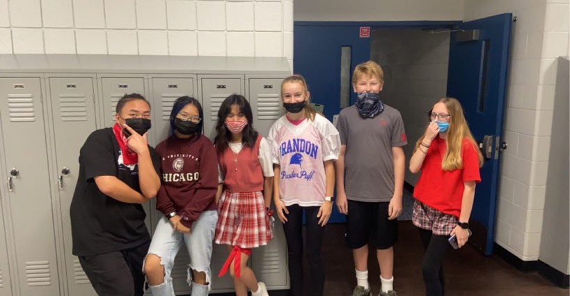 brandonlinkcrew's tweet photo. red and white day❤️🤍 tomorrow is brandon blue LETS FINISH STRONG!! #BHSCrew https://t.co/R9qsp788ED