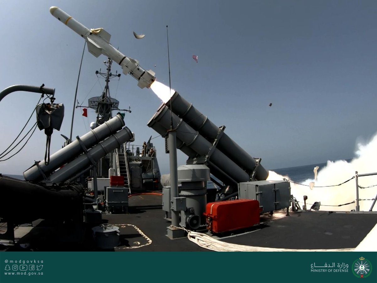 modgovksa's tweet photo. #القوات_البحرية_الملكية_السعودية تنفذ رماية بالصواريخ على الأهداف البحرية في منطقة عمليات تمرين مناورات #نسيم_البحر_13.
https://t.co/YTbzaAMm15 https://t.co/dbH0sehiq6
