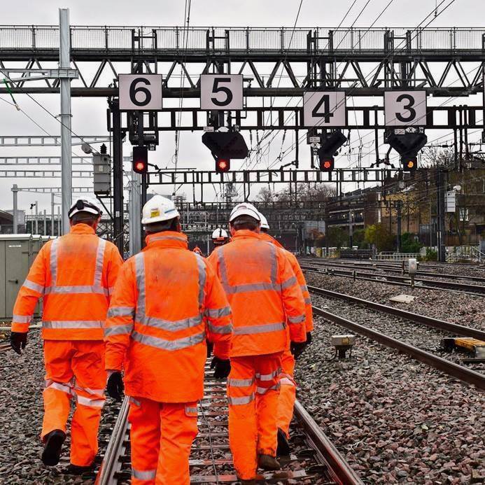 Fancy working as a rail engineer? We're running a free Rail Track Engineer course for anyone unemployed. You'll get the skills to work in the industry and a free work trial. Come to our Information Day on Thursday 14th October in Blyth. 

Book here: bit.ly/3DhHLx6 🛤️🚆