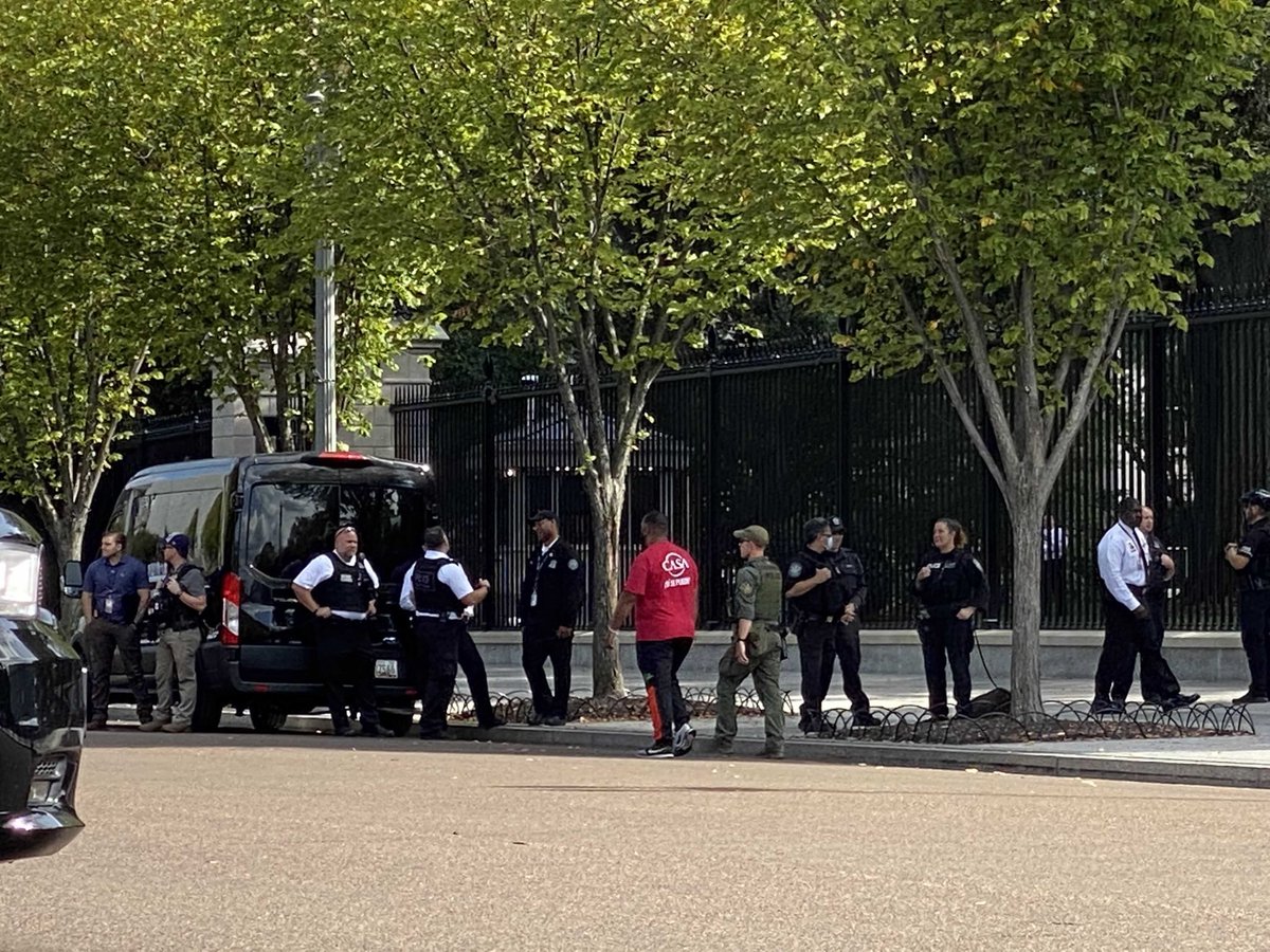 MartinezforMD's tweet photo. Today I and 50 co-conspirators were arrested for protesting in front of the White House for a pathway to citizenship in the #BuildBackBetterAct
🦋🗣Congress, @POTUS & @VP you must fulfill your promises. Pass a pathway to #Citizenship4All
#GoodTrouble #RighteousFight #WeAreHome https://t.co/uEN4bReWGw
