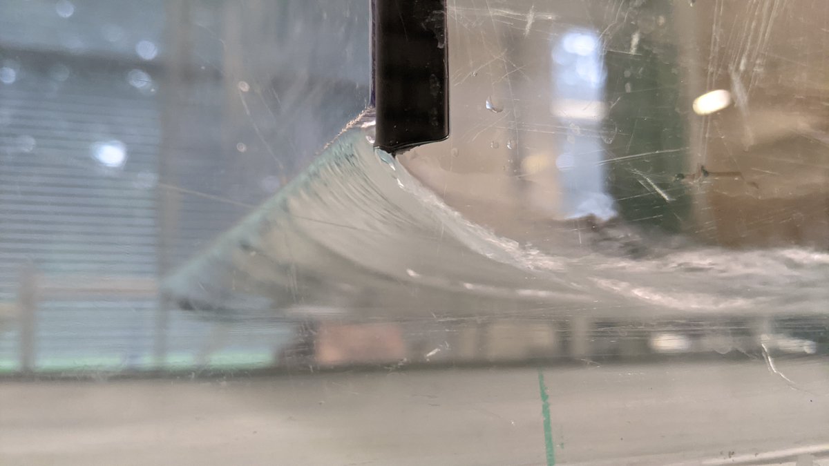 timothydprice's tweet image. My annual #flumefriday putting Bernoulli's principle, the momentum balance and the law of the wall to the test with 3rd year #fluidmechanics students: measuring velocity profiles for different bed roughness &amp;amp; around a hydraulic jump.
#energyloss #measurementerrors @UU_PhysGeog