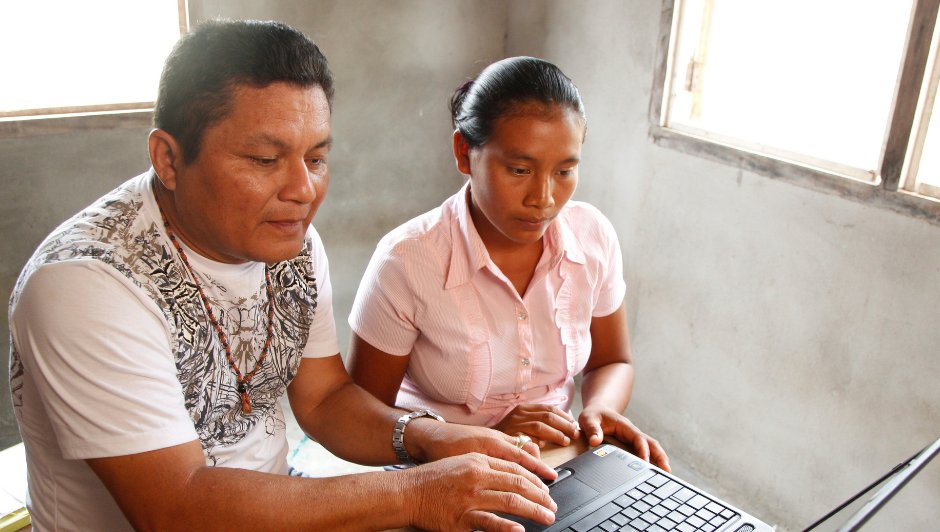 CanILConnect's tweet image. Language developers work alongside communities to record, document and translate a language. At CanIL, we challenge our students to understand and translate words from raw phonetic data, using real-life examples to prepare our students for future language work.