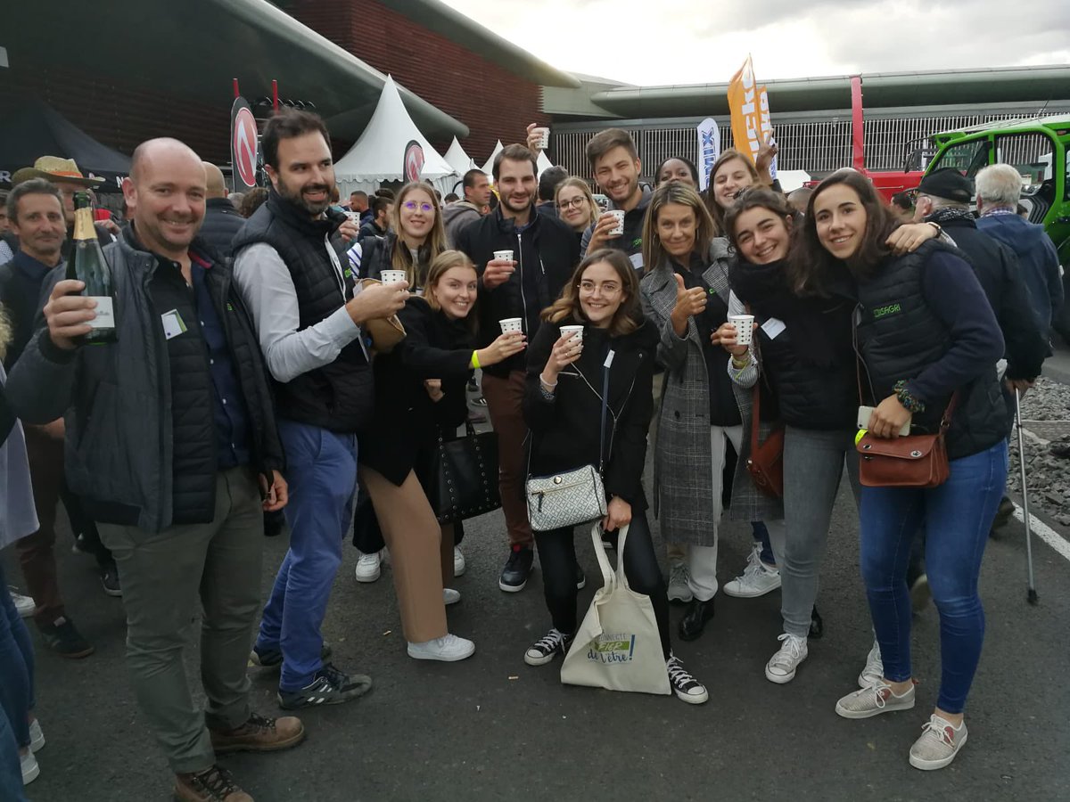 Quand l’alarme🚨 du Sommet de l’élevage🐮 retentit c’est la panique !
Réaction de l’équipe Isagri —> Pragmatisme ! 🥂
<a href="/Fragritwittos/">FranceAgritwittos♥️</a>  <a href="/BertrandLeroy1/">Leroy</a> <a href="/IsagriFrance/">ISAGRI France</a> <a href="/vigneronindep/">Vignerons Indépendants de France</a>